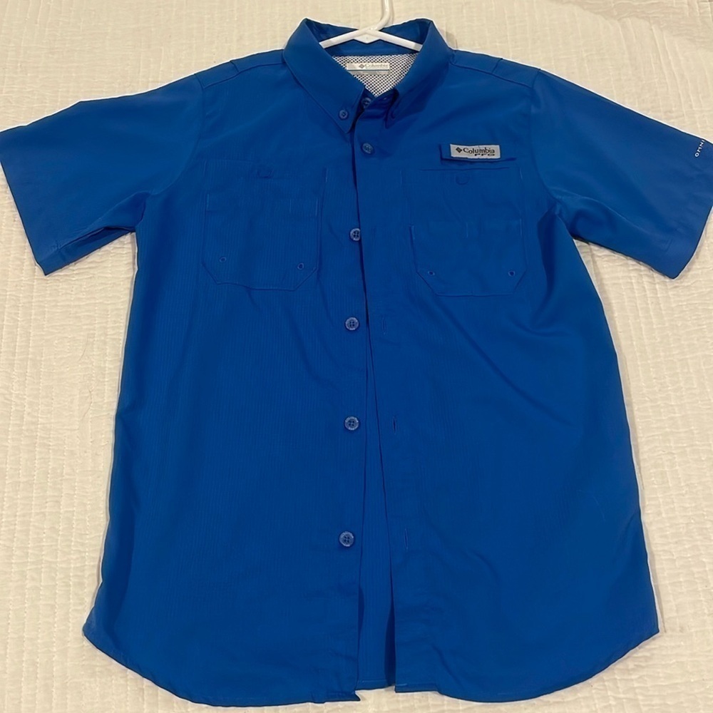 Columbia fishing button down shirt 🎣